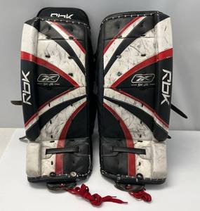 lot 22 image: Reebok 5K Jr Goalie Pads 25