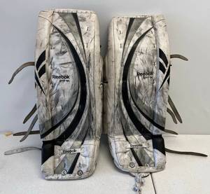 lot 27 image: Reebok Goalie Pads 9K 31