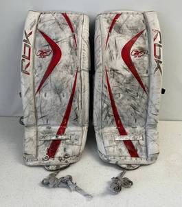 lot 28 image: Reebok Jr 6K Goalie Pads 25