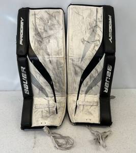 lot 35 image: Bauer Prodigy Goalie Pads 26