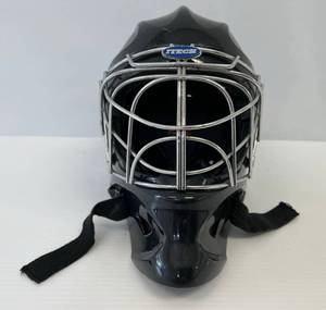 lot 44 image: Itech IT-13 Profile 2500 Goalie Helmet Senior