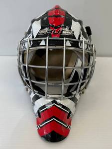 lot 45 image: Bauer 2013 NME3 Goalie Helmet CC-09  Jr