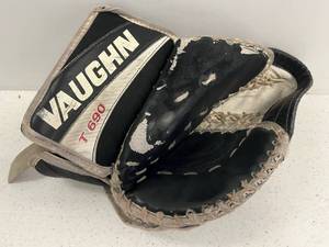 lot 72 image: Used Vaughn T690 Goalie Catcher Jr