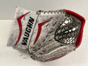 lot 73 image: Used Vaughn Velocity V6 Pro Goalie Catcher Jr