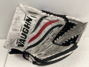 lot 74 image: Used Vaughn 7480 Goalie Catcher Jr