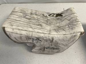 lot 77 image: Used Brians Brand Goalie Blocker Yth