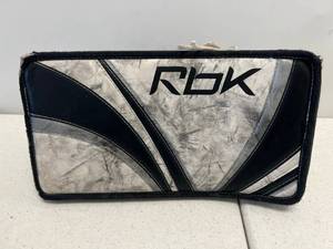 lot 86 image: Used Reebok Goalie Blocker 5K Jr