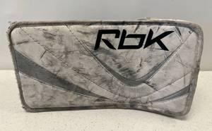 lot 89 image: Used Reebok Goalie Blocker 6K Yth
