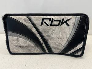 lot 90 image: Used Reebok Goalie Blocker 5K Jr