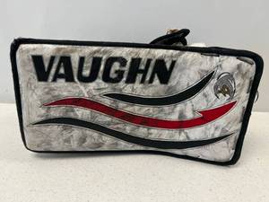 lot 92 image: Used Vuaghn Velocity 7480 Goalie Blocker Jr
