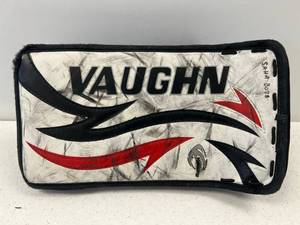 lot 96 image: Used Vaughn Velocity 7100 Goalie Blocker Yth