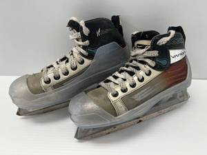 lot 102 image: Used Bauer Vapor XXX Goalie Skates Shoe Size 4