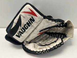 lot 108 image: Used  Vaughn Velocity 7100 Goalie Catcher Jr