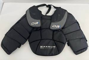 lot 132 image: Used DR Magnum  Goalie Protective Chest Plate Yth S-M