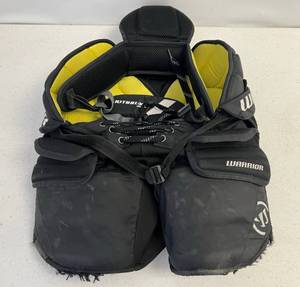 lot 136 image: Used Warrior Goalie Breezers Jr S-M