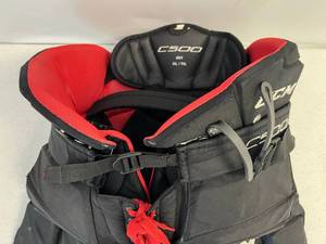 lot 137 image: Used CCM Goalie Breezers XLTG