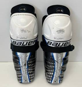 lot 140 image: Used  Bauer Supreme Knee Pads 10