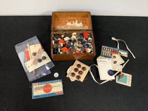 lot 1185 image: Vintage Box of Buttons