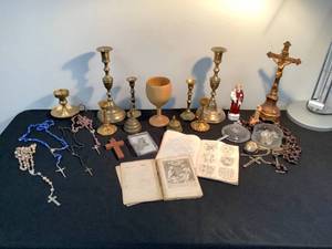 lot 1206 image: Religious Lot 1