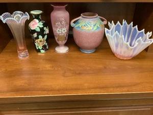 lot 1191 image: Vase Set Nippon, Roseville Pottery