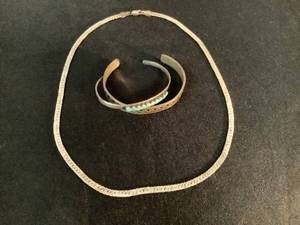 lot 1215 image: Jewelry