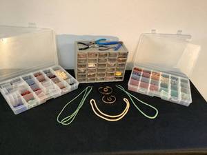 lot 1216 image: Beading Lot