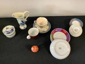 lot 1235 image: Plates and Mugs
