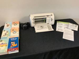 lot 1135 image: Cricut Crafting Bundle