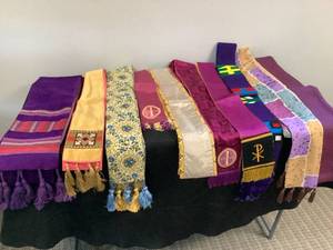 lot 1272 image: Stoles Lot
