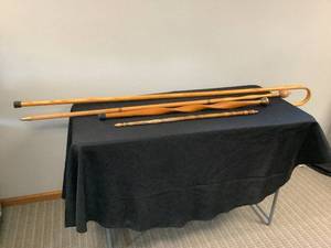 lot 1277 image: Canes and Hooks