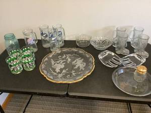 lot 1286 image: Misc. Glassware Lot
