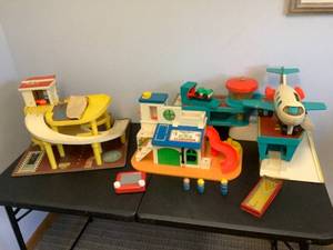 lot 1293 image: Vintage Toys