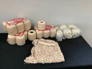 lot 1257 image: Crochet Thread and Yarn