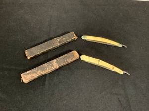lot 1259 image: Antique andor Vintage Straight Edge Razors