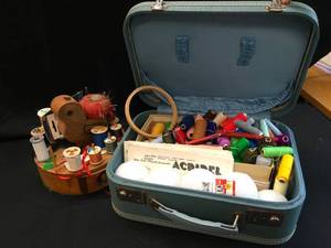 lot 1330 image: Vintage Sewing Case