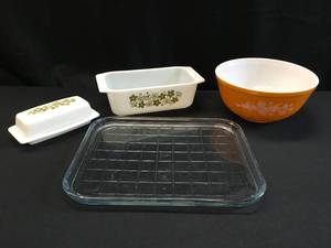 lot 1333 image: Vintage Pyrex Lot