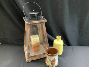 lot 1342 image: Lantern and Dcor