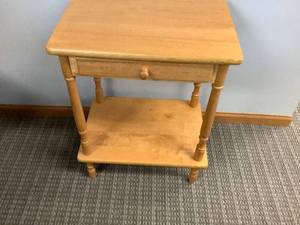 lot 1352 image: Side Table
