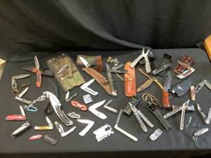 lot 1355 image: Knives Lot