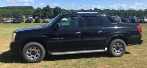lot 1 image: 2003 Cadillac Escalade EXT AWD