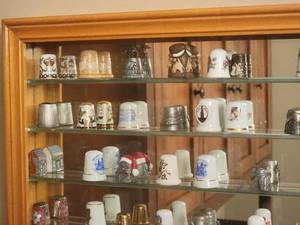 lot 139 image: Charming Thimble Collection