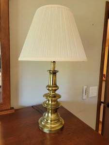 lot 18 image: Brass Candlestick Lamp Pairing