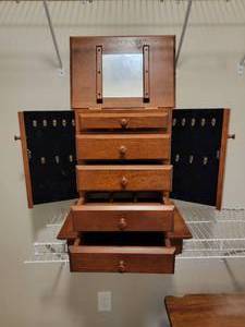 lot 86 image: Handsome Contemporary Jewelry Chest