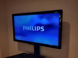 lot 89 image: Philips 46 Inch HDTV