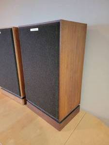 lot 20 image: Klipsch KG4 00 RV Speakers