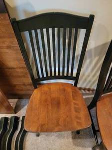 lot 142 image: Contemporary Dining Table Set