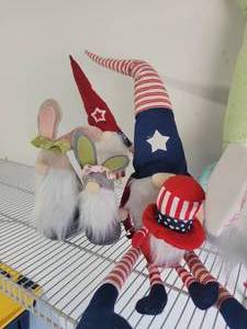 lot 165 image: Spring Time Gnome Group