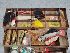 lot 23 image: Musky Fishing Lure Group