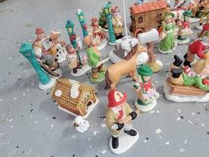 lot 211 image: Winter Village Figures