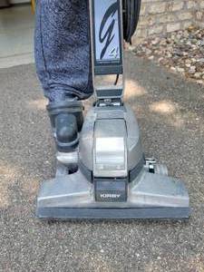 lot 25 image: Kirby G4 bag Vacuum